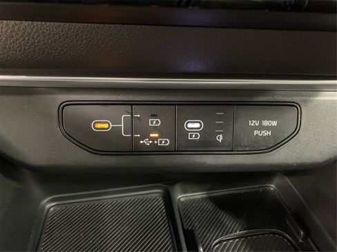 Used 2025 Kia Carnival SX Prestige image 36