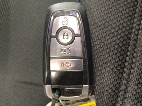 Used 2020 Ford Fusion SE FWD image 32