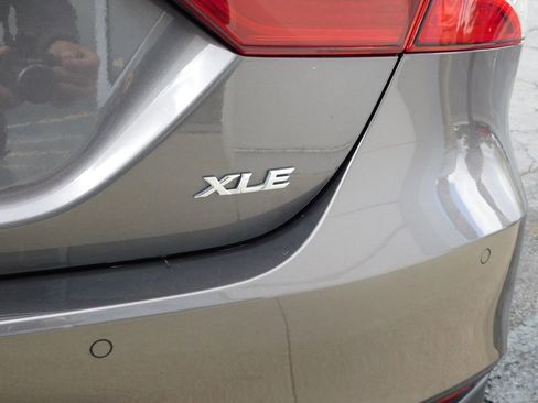 Used 2018 Toyota Camry XLE w/ Audio Package FWD image 38