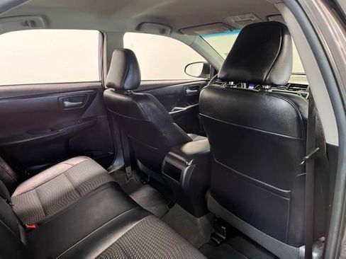 Used 2015 Toyota Camry SE image 14