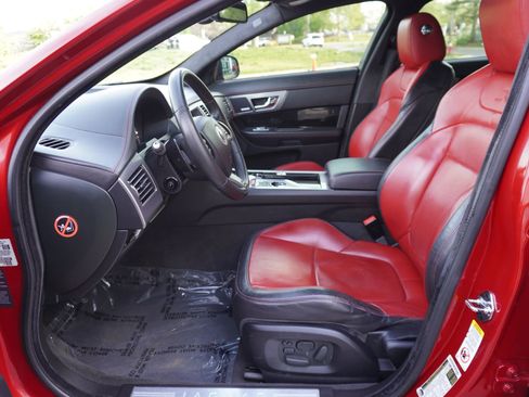Used 2012 Jaguar XF R image 9