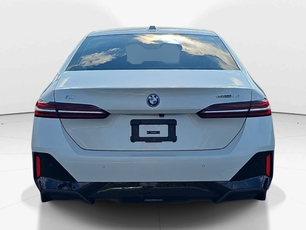 Used 2024 BMW i5 eDrive40i w/ M Sport Package RWD image 7