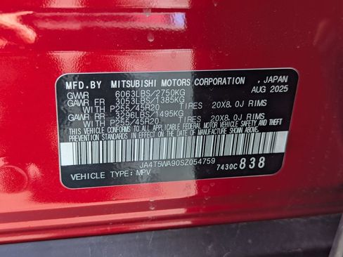 Used 2025 Mitsubishi Outlander 4WD Plug-In Hybrid image 41