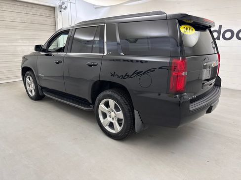 Used 2019 Chevrolet Tahoe LT w/ Luxury Package AWD/4WD image 2
