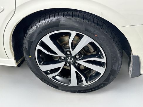 Used 2018 Honda Odyssey Elite image 11