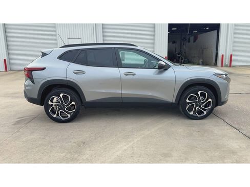 New 2026 Chevrolet Trax RS image 9