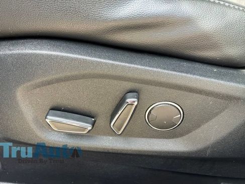Used 2017 Ford Edge Titanium w/ Technology Package AWD/4WD image 25