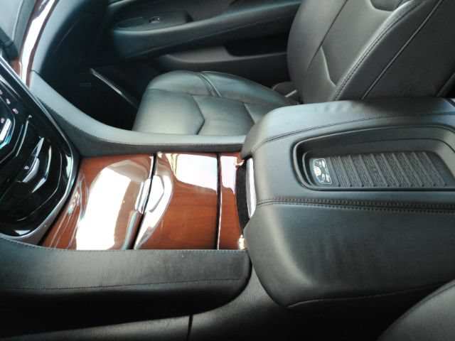 Used 2018 Cadillac Escalade ESV 4WD image 44