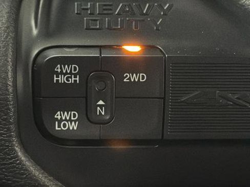 Used 2024 RAM 3500 Tradesman w/ Chrome Appearance Group AWD/4WD image 31