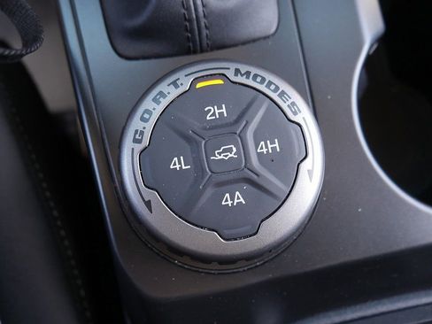 Used 2025 Ford Bronco Badlands AWD/4WD image 46