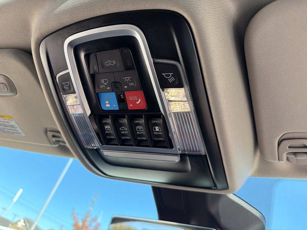 Used 2025 RAM 1500 Limited AWD/4WD image 41