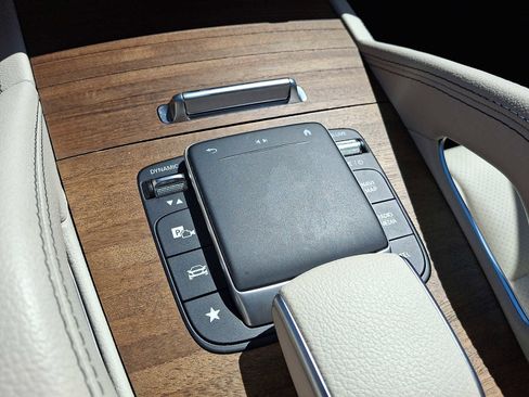 Used 2022 Mercedes-Benz GLE 350 4MATIC image 24