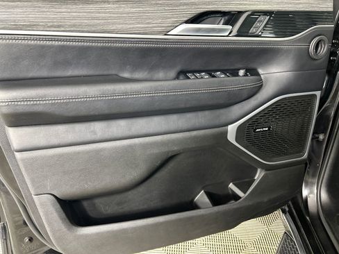 Used 2024 Jeep Wagoneer Series II image 11