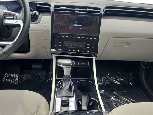 Certified 2024 Hyundai Tucson SEL w/ Convenience Package FWD image 11