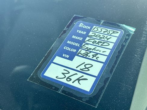 Used 2024 Ford Explorer Limited image 26