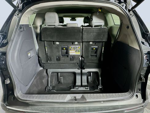 Used 2021 Toyota Sienna XLE image 30