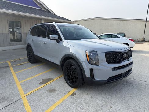 Used 2021 Kia Telluride EX w/ EX Premium Package AWD/4WD image 3