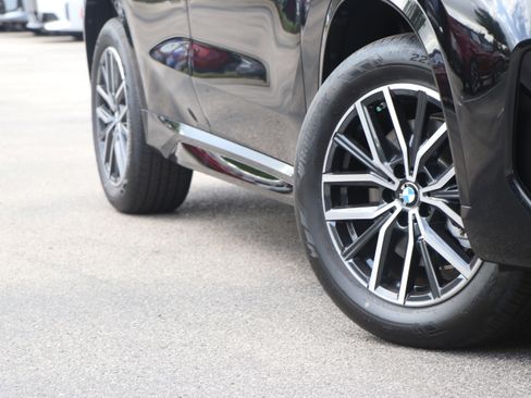 Certified 2025 BMW X1 xDrive28i w/ M Sport Package image 3