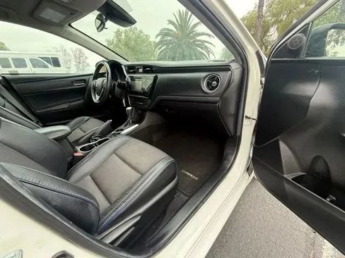 Used 2018 Toyota Corolla SE w/ Carpet Mat Package (TMS) FWD image 10