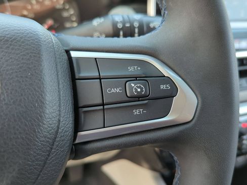Used 2022 Jeep Compass Latitude FWD image 12