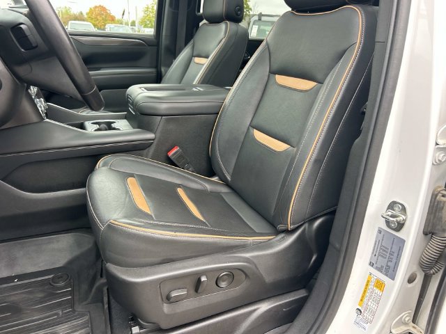 Used 2022 GMC Yukon XL AT4 w/ Technology Package AWD/4WD image 36