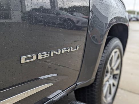 Used 2021 GMC Canyon Denali image 12