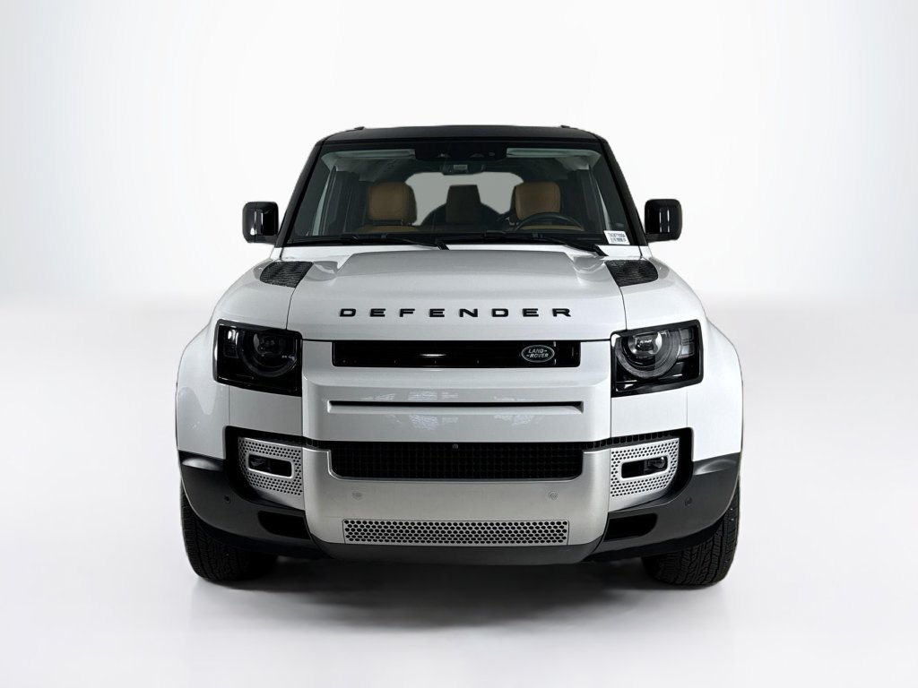 Used 2023 Land Rover Defender 130 SE AWD/4WD image 8