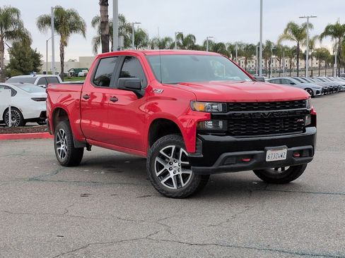 Used 2019 Chevrolet Silverado 1500 Custom Trail Boss w/ Custom Convenience Package image 2