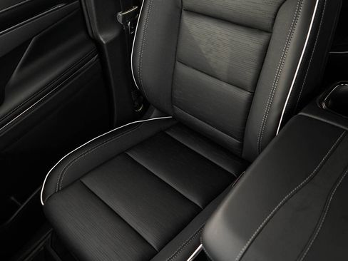 New 2026 Buick Enclave Sport Touring w/ Super Cruise Package image 28