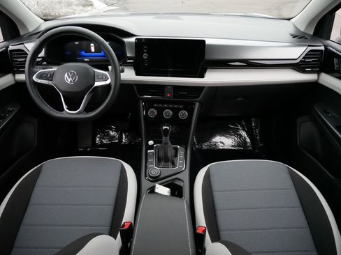 Certified 2025 Volkswagen Taos S AWD/4WD image 10