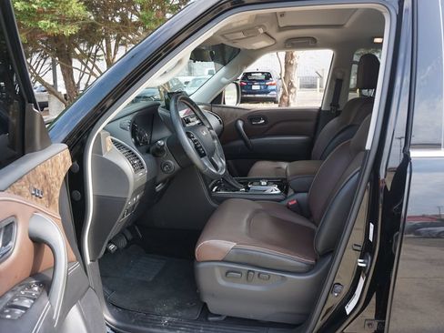 Used 2023 INFINITI QX80 Premium Select w/ Cargo Package AWD/4WD image 2