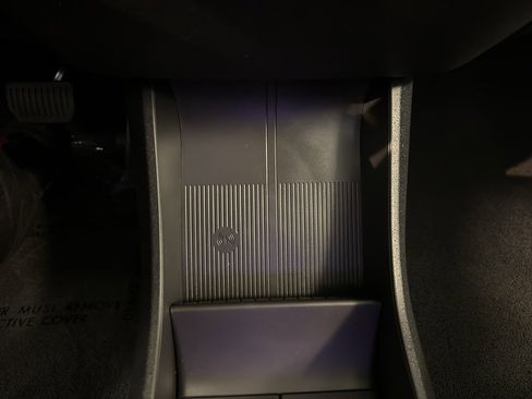 New 2026 Volvo EX30 Plus w/ Protection Package image 19