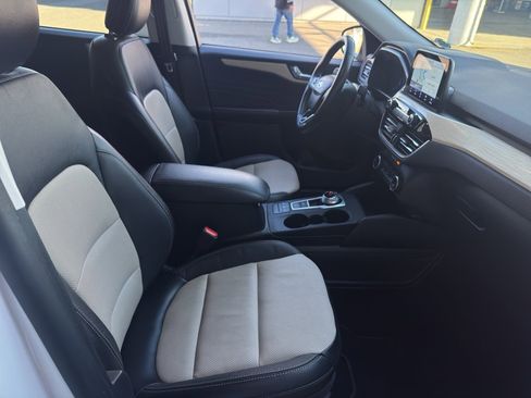 Used 2021 Ford Escape Titanium w/ Titanium Elite Package image 40