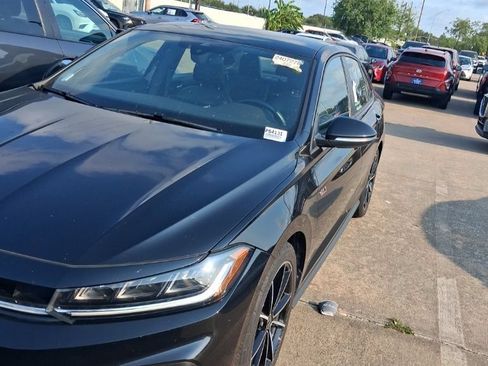 Used 2025 Volkswagen Jetta GLI Autobahn FWD image 1