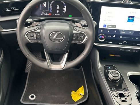 Used 2024 Lexus RZ 300e Premium image 11