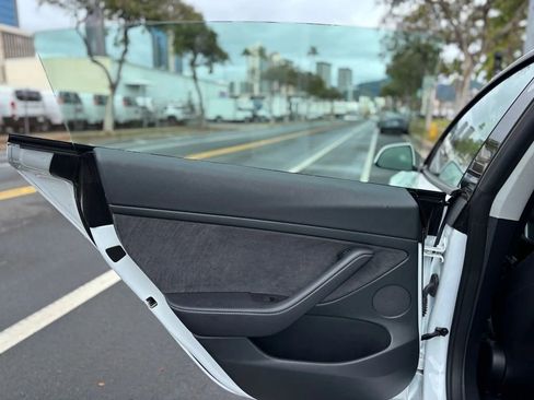 Used 2023 Tesla Model 3 Standard Range image 15