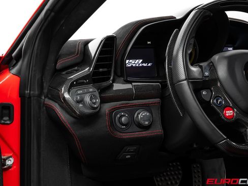 Used 2015 Ferrari 458 Speciale Coupe RWD image 33
