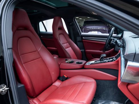 Used 2023 Porsche Panamera 4 Platinum Edition AWD/4WD image 27