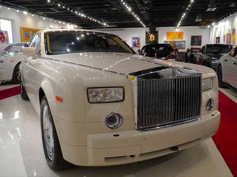 Used 2009 Rolls-Royce Phantom Sedan image 2