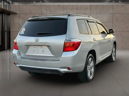 Used 2010 Toyota Highlander 2WD image 3