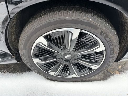 Used 2025 Cadillac Escalade IQ Sport 2 AWD/4WD image 2