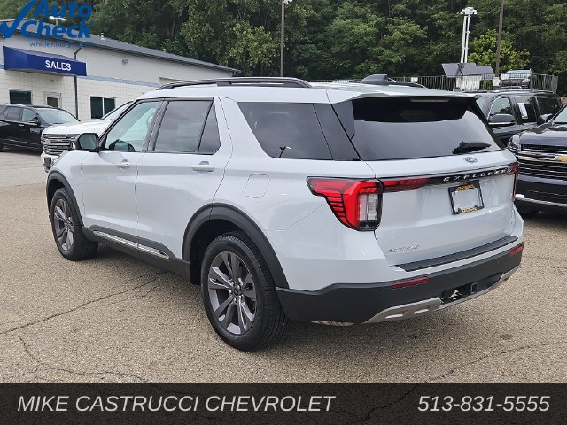 Used 2025 Ford Explorer Active w/ Active Comfort Package AWD/4WD image 3