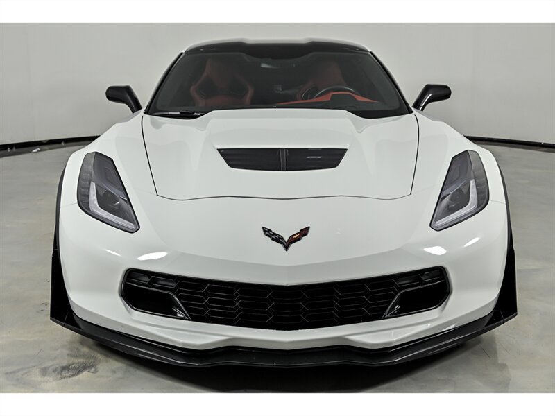 Used 2015 Chevrolet Corvette Z06 w/ 3LZ Preferred Equipment Group RWD image 4