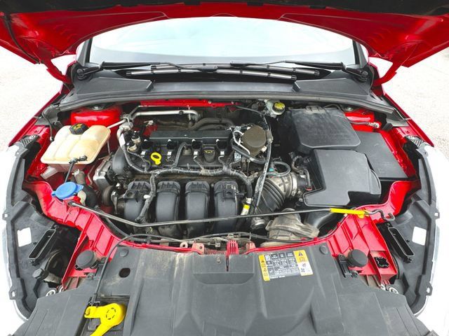 Used 2015 Ford Focus SE FWD image 28