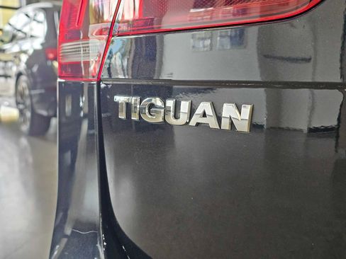 Used 2020 Volkswagen Tiguan S FWD image 15