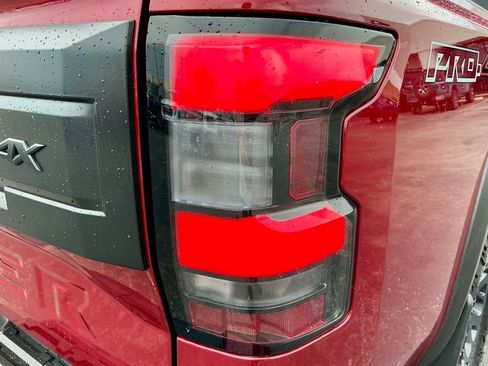 Used 2025 Nissan Frontier PRO-4X image 16