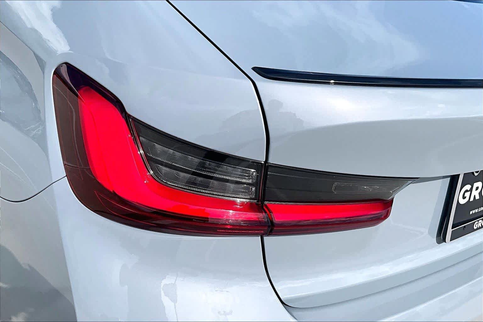 Used 2026 BMW 330i Sedan w/ M Sport Package RWD image 27