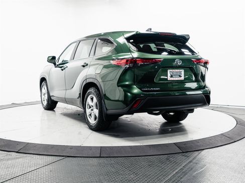 Used 2023 Toyota Highlander L image 9