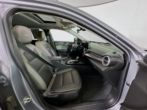 Used 2024 Chevrolet Trax ACTIV w/ Sunroof Package image 33