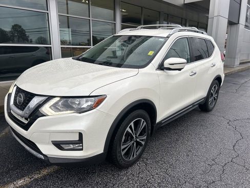 Used 2018 Nissan Rogue SL image 2